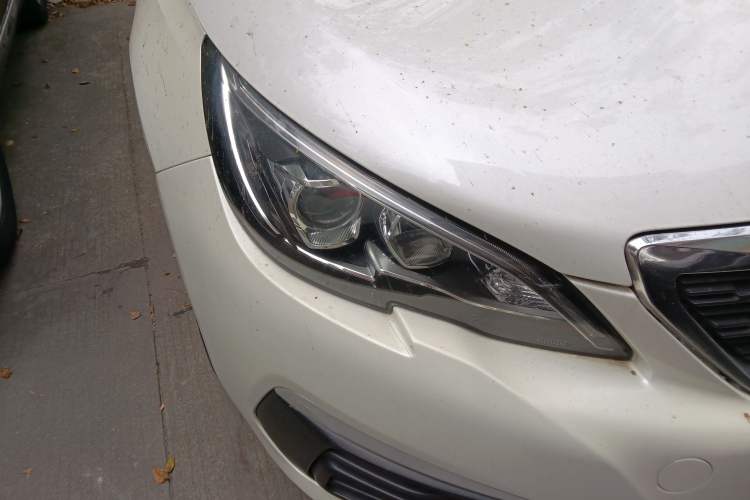Used Peugeot 308 2016 1.6L Automatic Fashion Edition Right Front Headlight