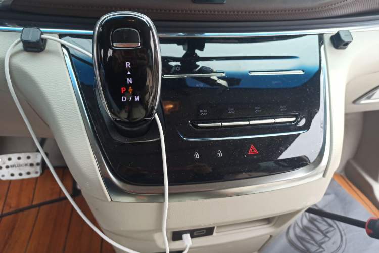 Used Buick GL8 2020 Land Business Class 652T Luxury Model Gear Lever