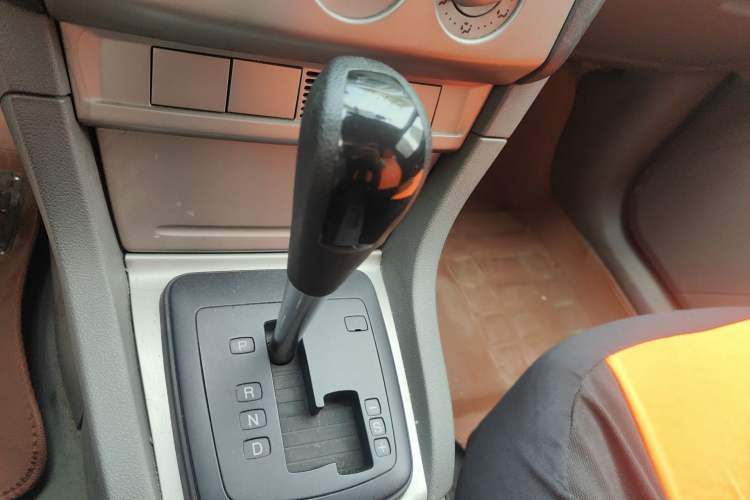 Used Ford Focus 2013 Hatchback Classic 1.8L Automatic Base Model Gear Lever