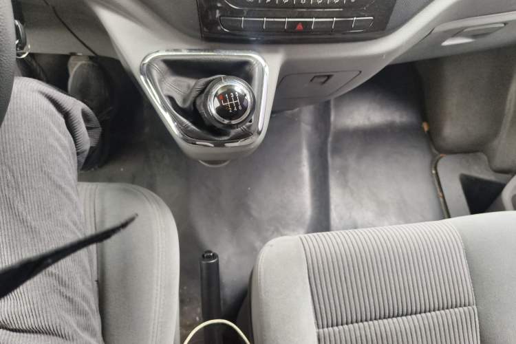 Used Foton Toano 2017 2.5T Restyled E Commercial Version Short Wheelbase 4J25TC3
