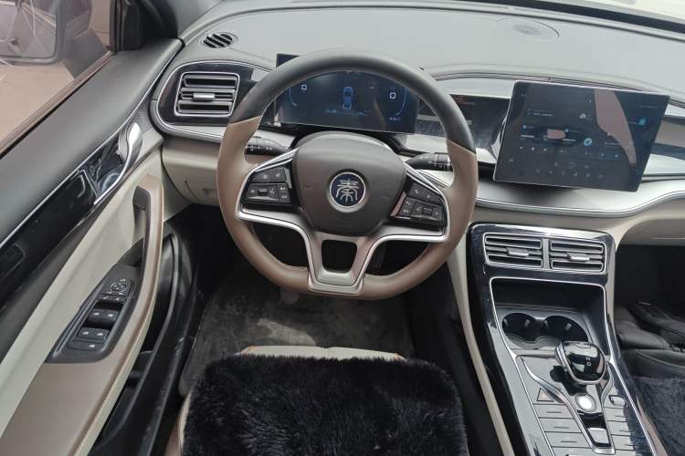 Used BYD Qin PLUS 2023 Champion Edition EV 420KM Superior Model Steering Wheel