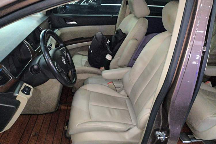 Used Buick GL8 2018 28T Luxury Model China VI Standard
