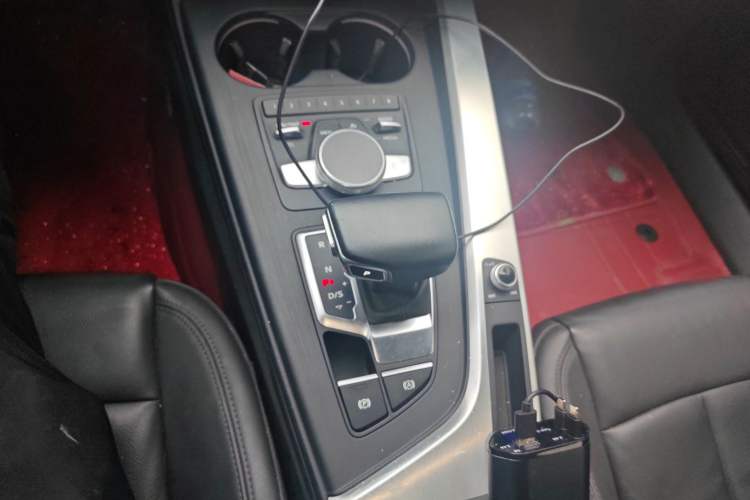 Used Audi A4L 2019 40 TFSI Fashion Version China V Gear Lever