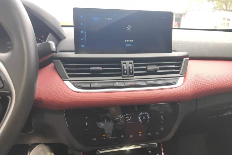 Used Dongfeng Aeolus Yixuan 2021 230T Automatic Chasing Shadow Edition Audio And AC Panel