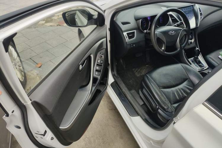 Used Hyundai Elantra (5th Generation / Langdong) 2015 1.6L Automatic Leading Model Driver Seat