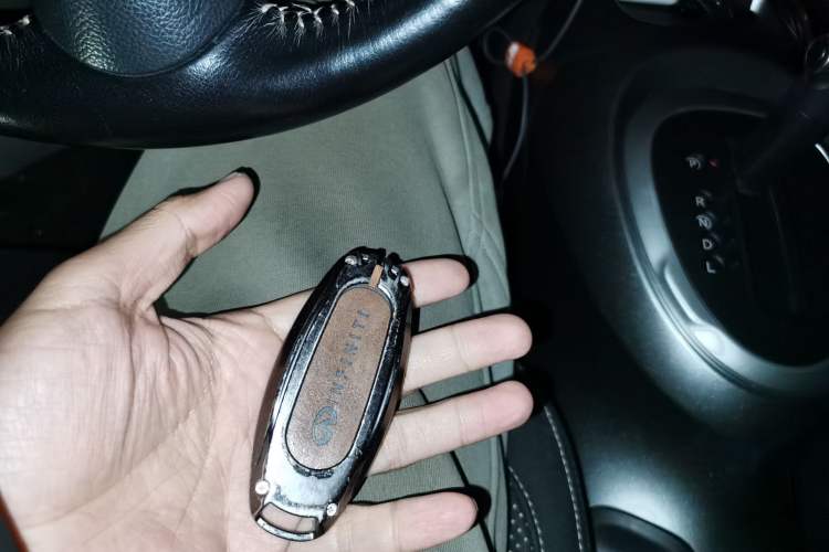 Used Infiniti ESQ 2014 1.6L Spontaneous Edition