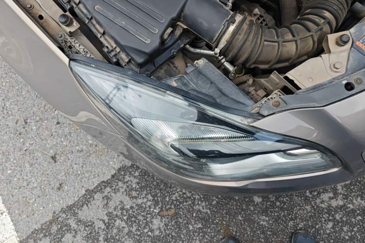 Used Buick Regal 2014 2.0L Leading Fashion Edition Right Front Headlight