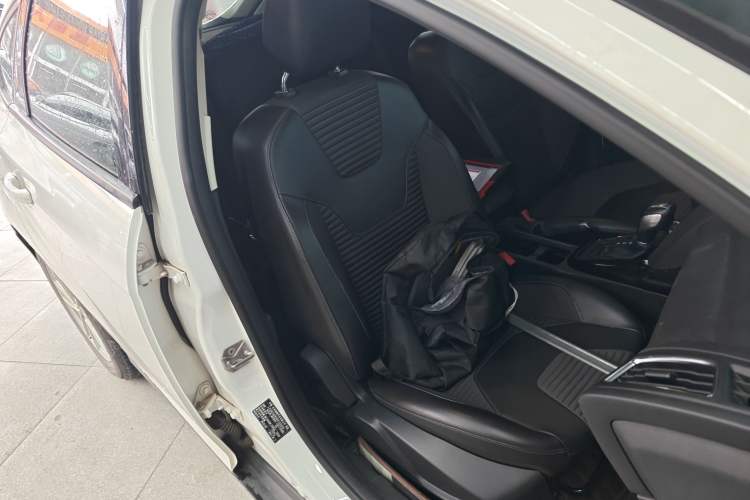 Used Ford Focus 2018 Hatchback Classic 1.6L Automatic Trendy SmartDrive Edition