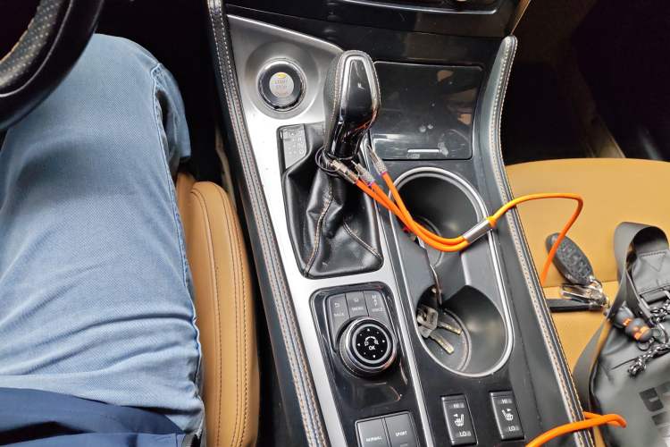 Used Nissan Maxima 2016 2.5L XL Luxury Edition Gear Lever