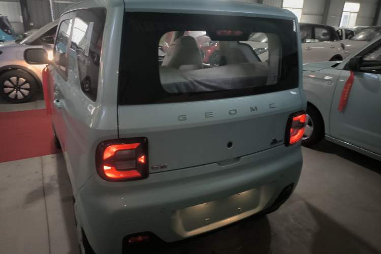 Used Geely Galaxy Panda 2024 Panda Mini 200km Endurance Bear Rear