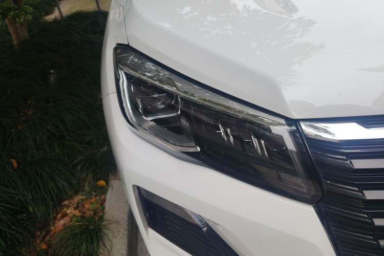 Used CHANGAN CS75 2022 Blue Whale Edition 1.5T DCT Prestige Model Right Front Headlight