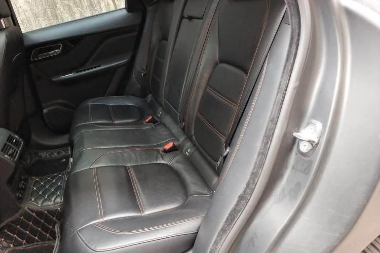 Used Jaguar F-PACE 2016 2.0T Two-Wheel-Drive R-Sport Sport Edition
