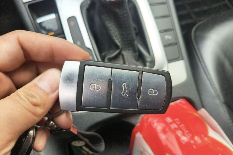 Used Volkswagen Magotan 2012 Facelift 2.0 TSI Prestige Model
