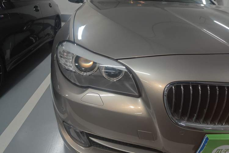 Used BMW 5 Series 2011 523Li Leading Model
