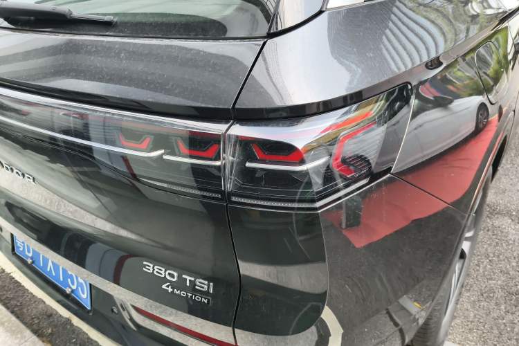 Used Volkswagen Tavendor 2023 380TSI Four-Wheel Drive R-Line Cruise Edition Right Rear Taillight