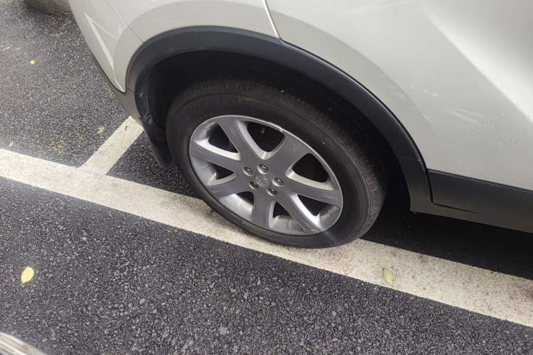 Used Buick Encore 2014 1.4T Automatic Two-Wheel Drive Urban Elite Model Right Rear Wheel Hub