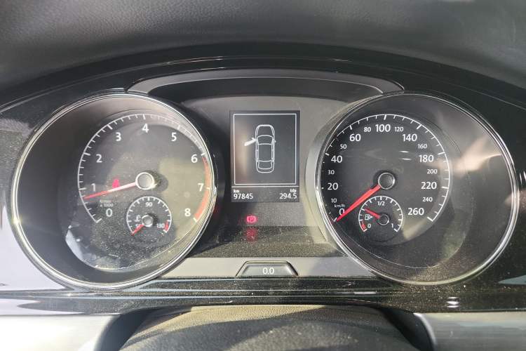 Used Volkswagen Lamando 2015 280TSI Manual Comfort Edition Instrument Cluster