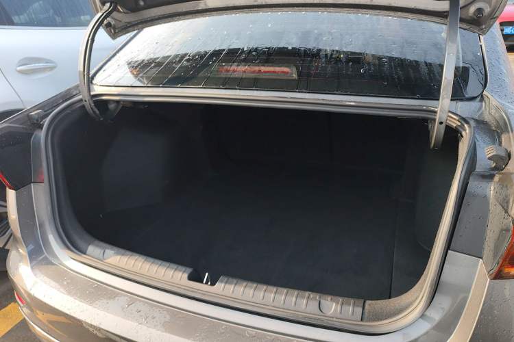 Used Geely Auto Emgrand 2025 4th Generation 1.5L CVT Longteng Edition Trunk