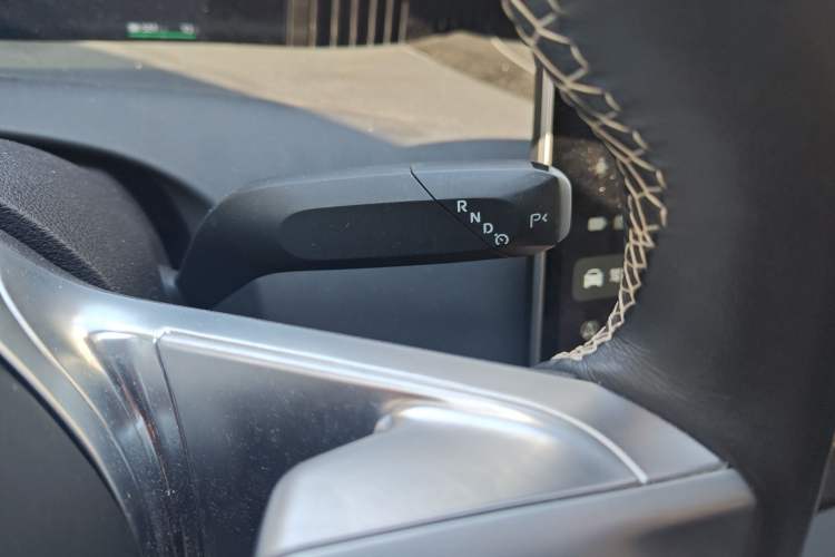 Used Avatr 11 2023 Long-Range Single-Motor Version 5 Seats Gear Lever