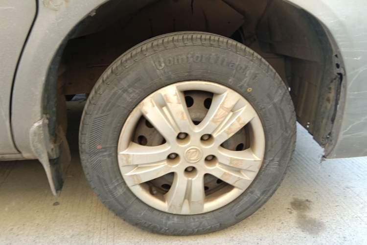 Used FORTHING Lingzhi 2015 M3 1.6L 7-Seater Standard Model
