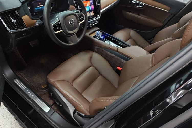 Used Volvo S90 2024 B5 Zhiyi Luxury Edition