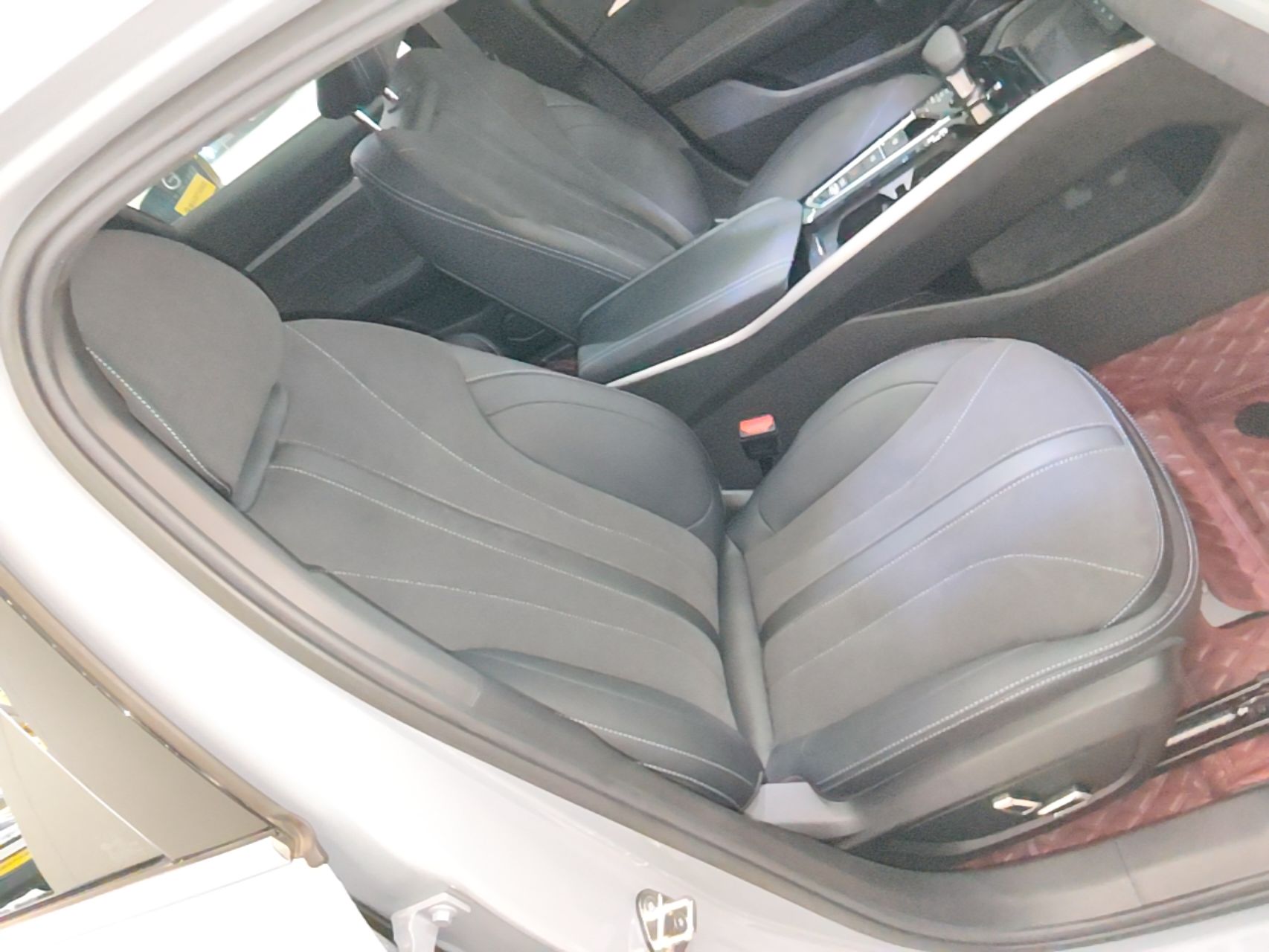 Geely Auto Preface 2025 Dongfang Yao 2.0TD Moonlight Edition — снимка 19