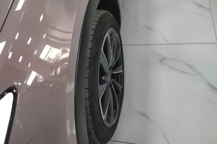 Used ONVO L60 2024 60 kWh Rear-Drive Version
