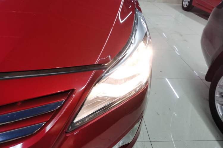 Used Hyundai Verna Ray 2014 1.4L Automatic TOP
