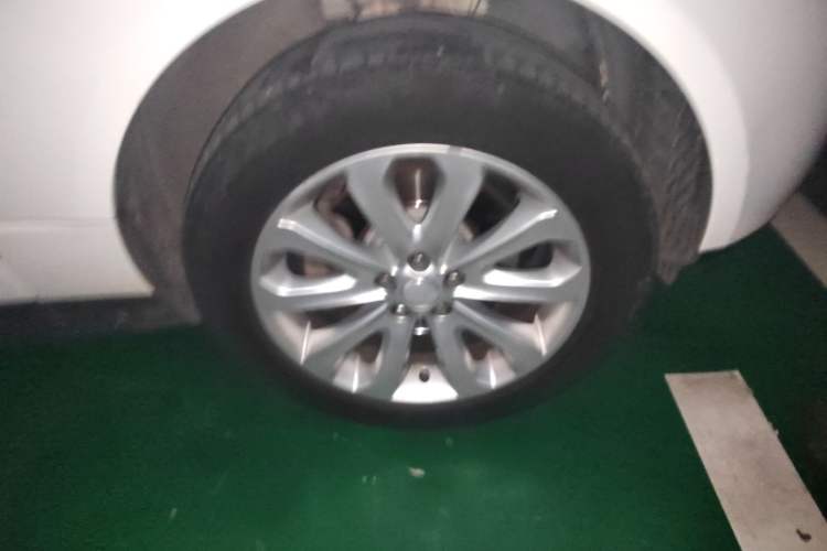 Used Land Rover Range 2015 3.0 SC V6 Vogue Right Front Wheel Hub