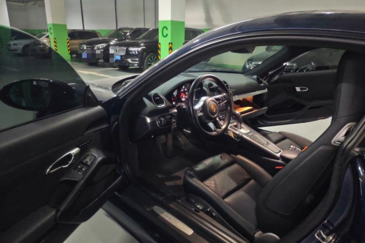 Used Porsche 718 2016 Cayman 2.0T
