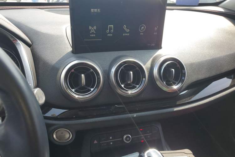 Used Wey VV5 2017 2.0T Ultra-Luxury Version
