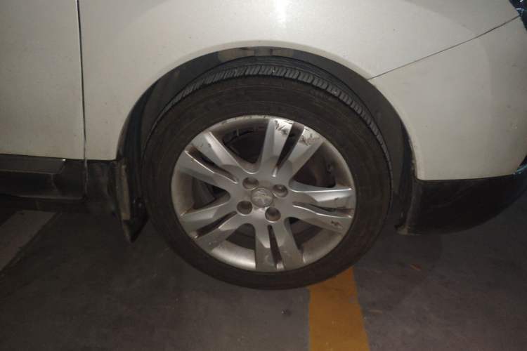 Used Peugeot 3008 2013 2.0L Automatic Trend Edition Right Front Wheel Hub