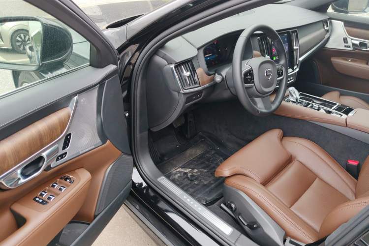 Used Volvo S90 New Energy 2025 Plug-in Hybrid Four-Wheel Drive Long-Range Luxury Smart Edition Driver Seat