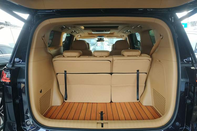 Used VOYAH Dream 2024 PHEV Extended-Range Premium Edition
