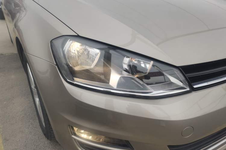Used Volkswagen Golf 2014 1.4TSI Automatic Comfort Model Right Front Headlight