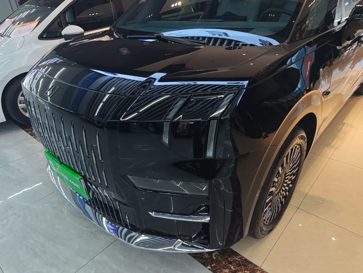 Zeekr 009 2024 Six-Seat Executive Version 4WD 108 kWh — снимка 8