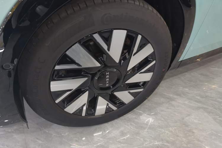 Used Zeekr MIX 2025 Intelligent Driving Version
