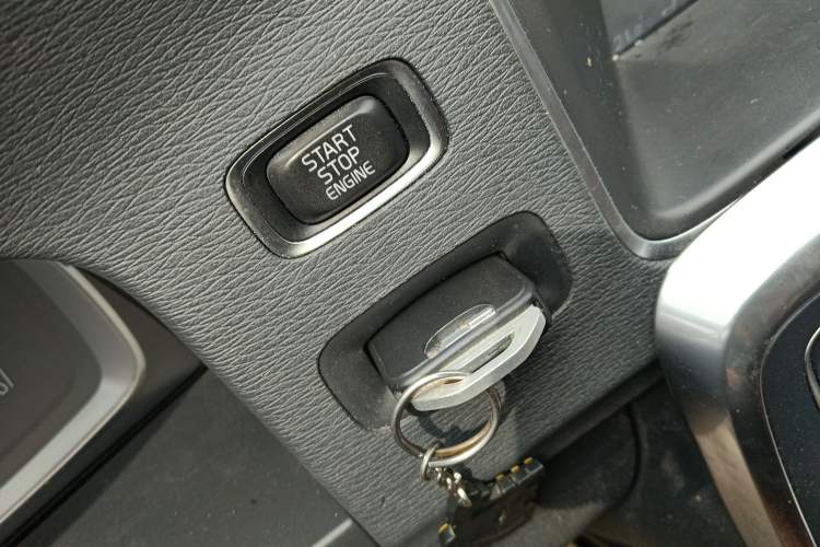 Used Volvo S60 2016 S60L T4 Zhiyuan Edition Vehicle Key