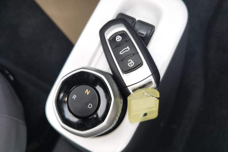 Used Geely Galaxy Panda 2025 210km Panda Kart Interior 1