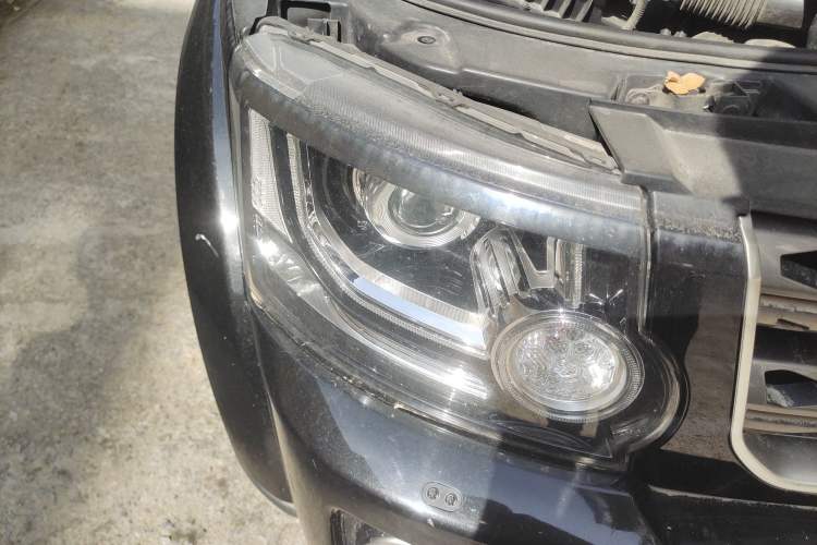 Used Land Rover Discovery  Right Front Headlight