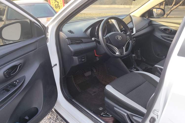 Used Toyota YARiS L Zhi Xuan 2022 X-Trail 1.5L CVT Leading PLUS Edition