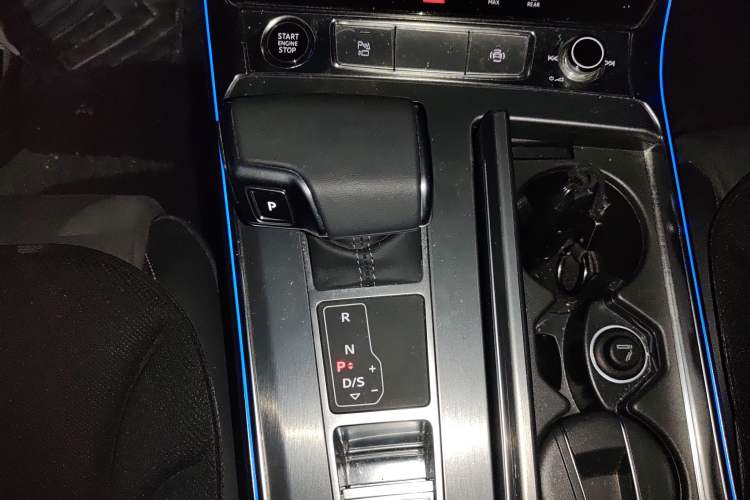 Used Audi A7L 2025 45 TFSI Luxury Edition Gear Lever