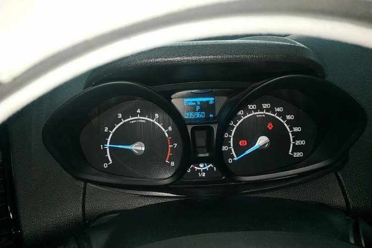 Used Ford EcoSport 2013 1.5L Automatic Fashion Model Instrument Cluster