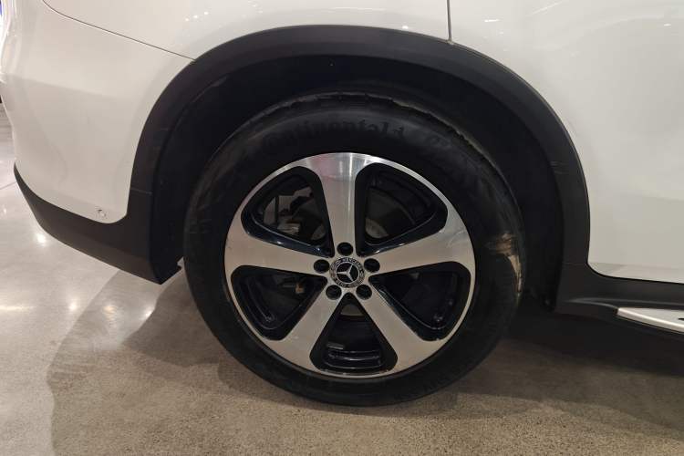 Used Mercedes-Benz GLC 2019 Facelift GLC 260 L 4MATIC Luxury Model
