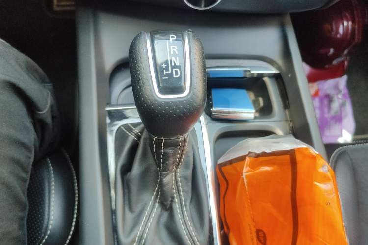 Used Volvo XC60 2019 T5 4x4 Smart & Dynamic Sport Edition China VI Standard
