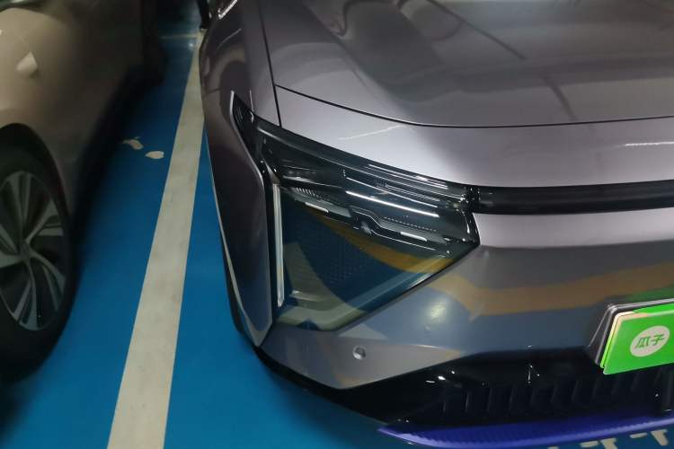 Used HiPhi Y 2023 560 km Pioneer Edition Right Front Headlight