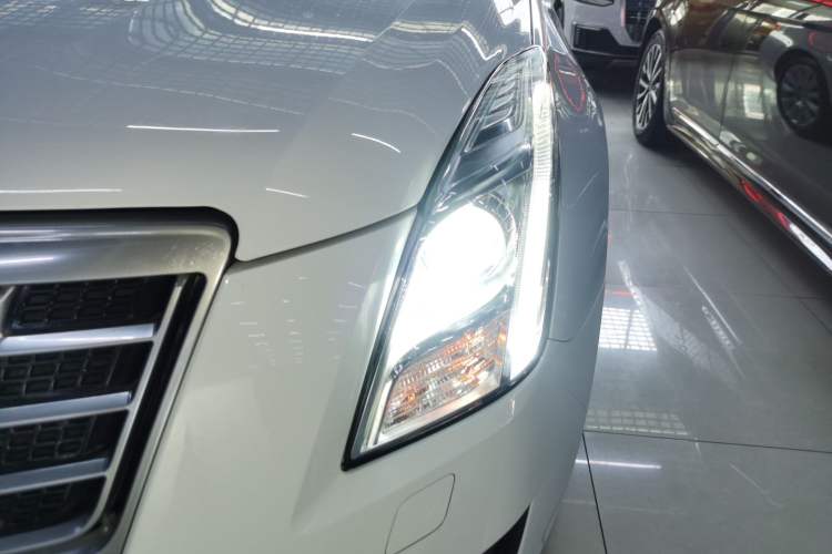 Used Cadillac XTS 2015 28T Comfort Model Left Front Headlight