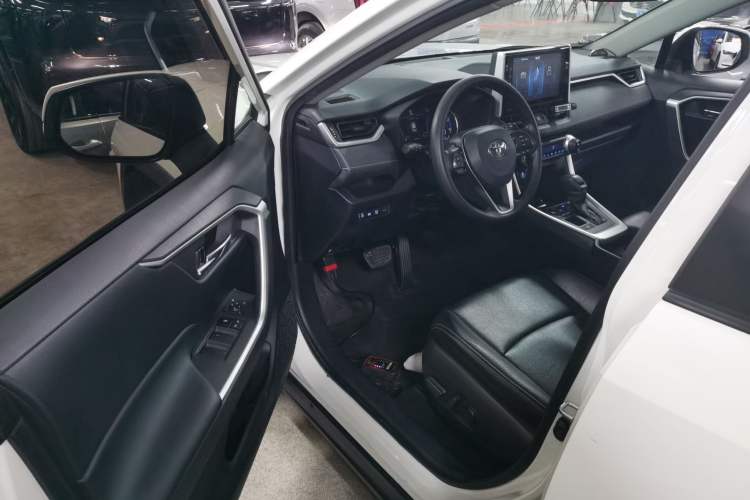 Used Toyota RAV4 2020 Dual-Engine 2.5L E-CVT Two-Wheel Drive Elite Edition