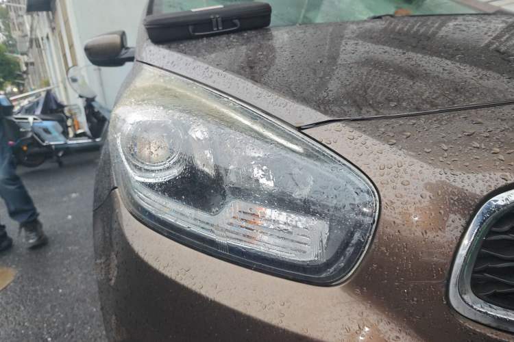 Used Kia Carens 2013 2.0L 5-Seater Automatic Comfort Version China V Standard