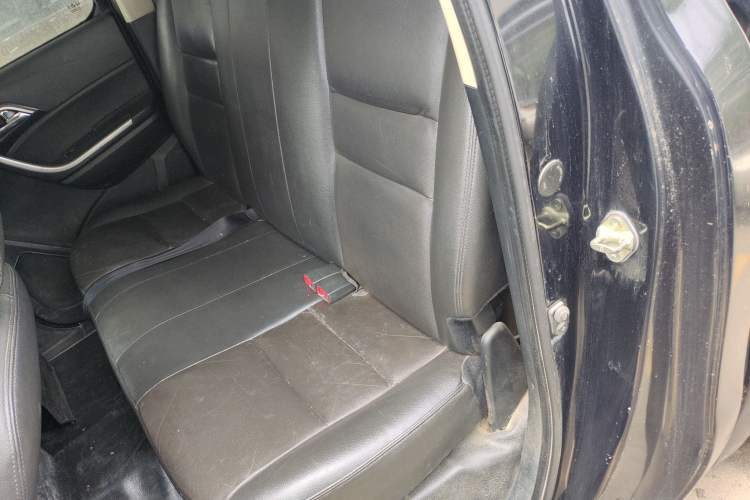 Used JMC Yuhu 7 2016 2.4L Two-Wheel Drive Ultra-Luxury 4G69
